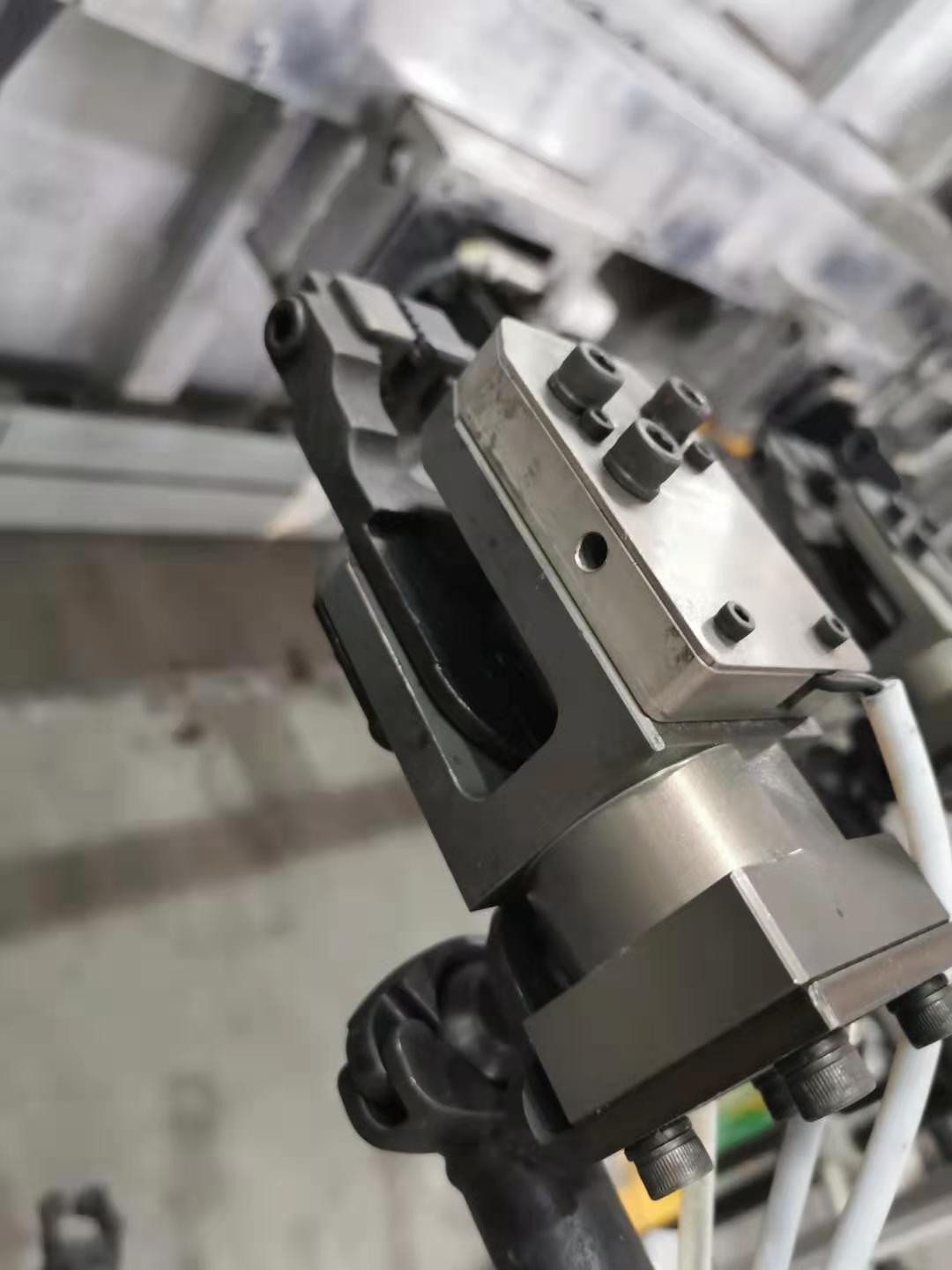 热成型端拾器